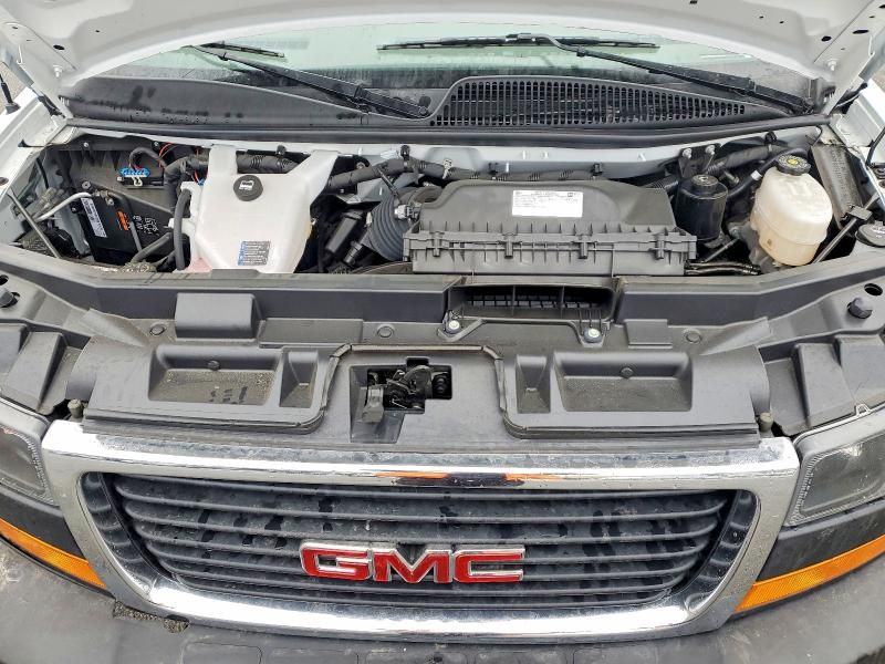 2025 GMC Savana G3500 lt