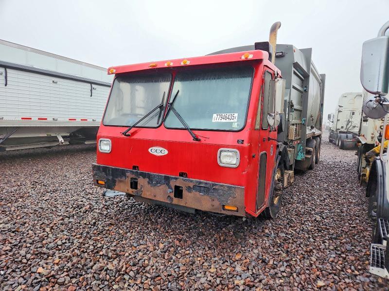 2006 Cadillac Refuse Truck