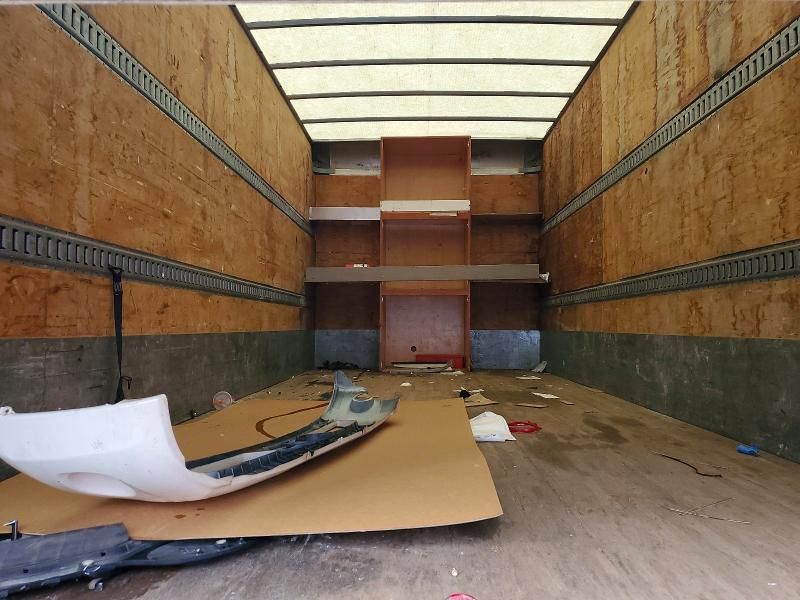 2015 Hino 195 BOX Truck