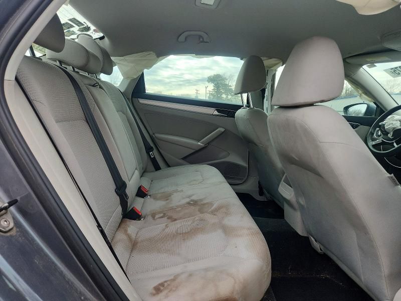 2016 Volkswagen Passat s