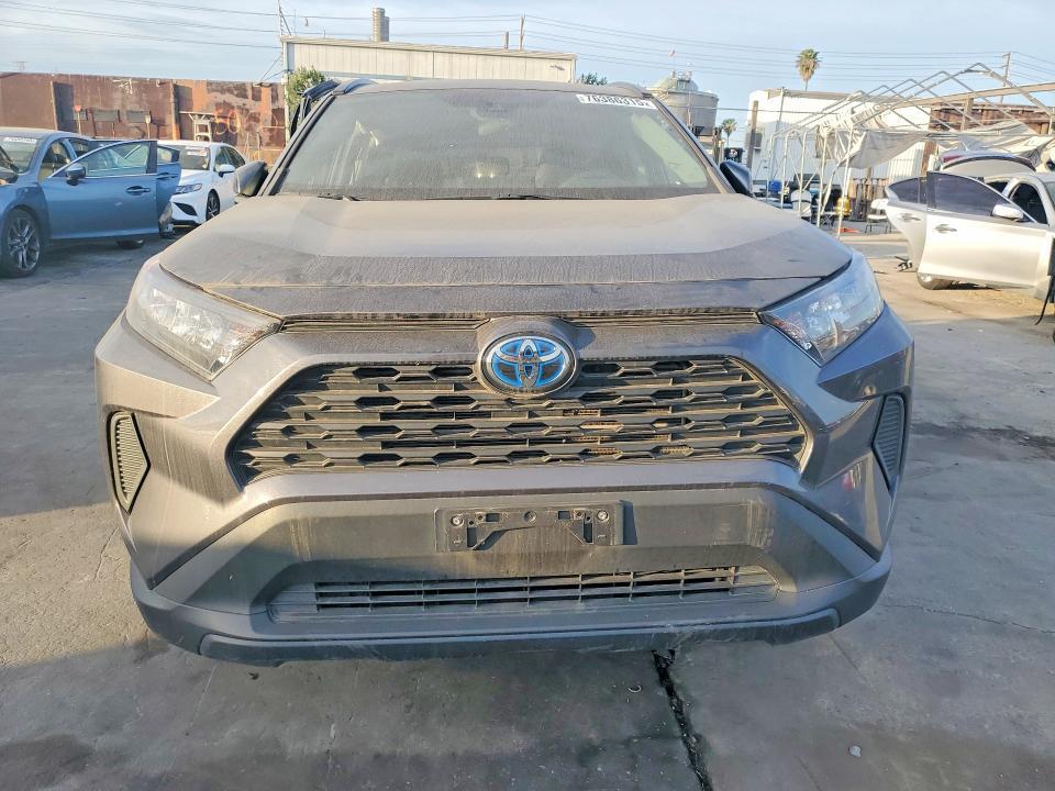 2020 Toyota Rav4 le