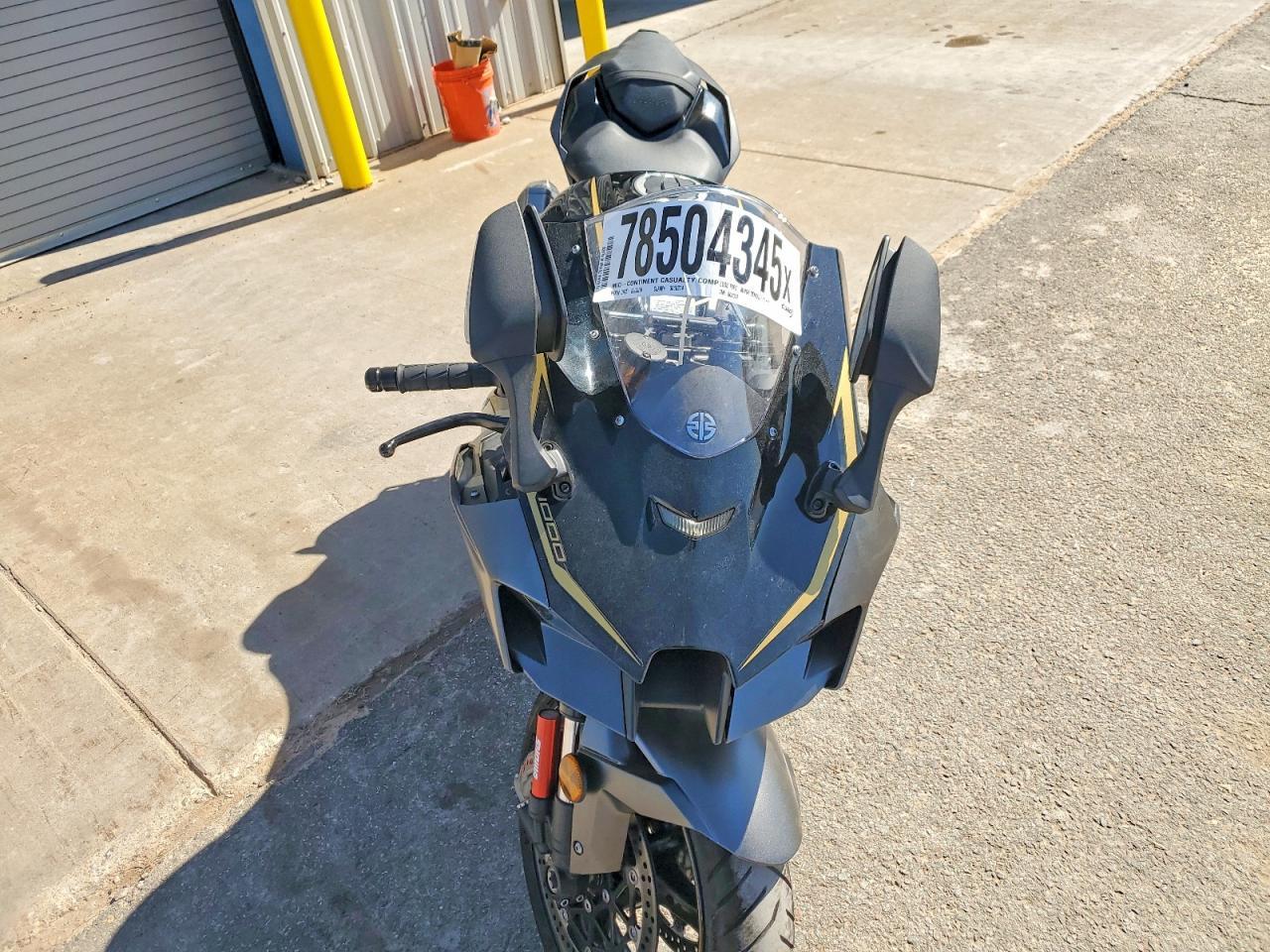 2023 Kawasaki ZX1002 M