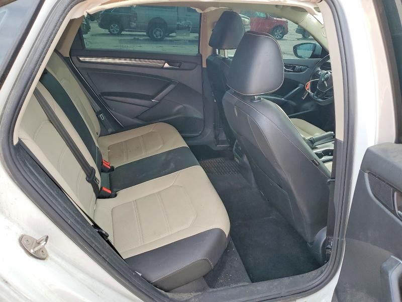 2020 Volkswagen Passat R-line