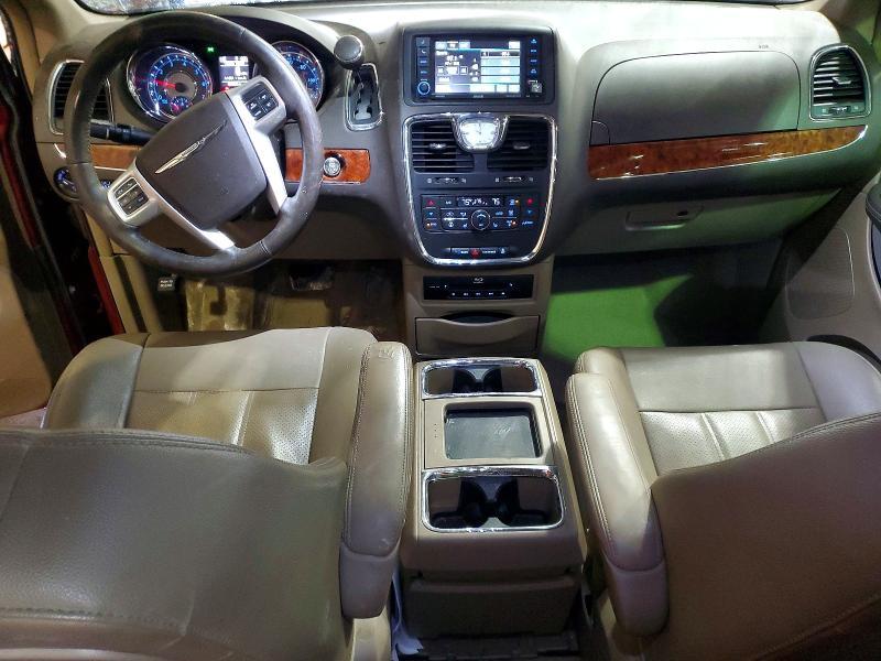 2016 Chrysler Town & Country Touring l
