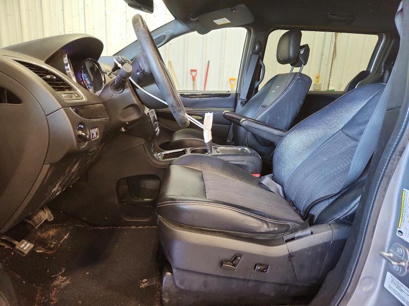 2014 Chrysler Town & Country s