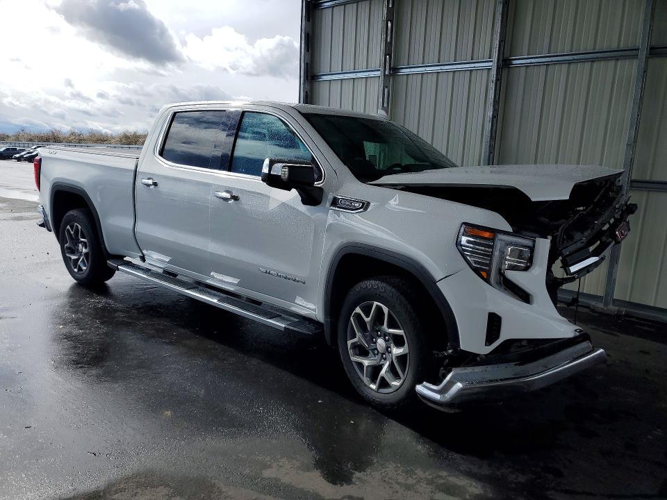 2023 GMC Sierra K1500 slt