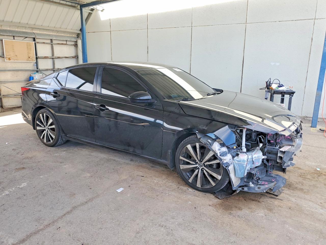 2022 Niss Altima 2.5 sr