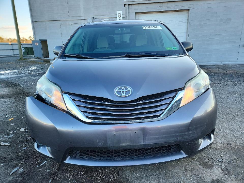 2016 Toyota Sienna le