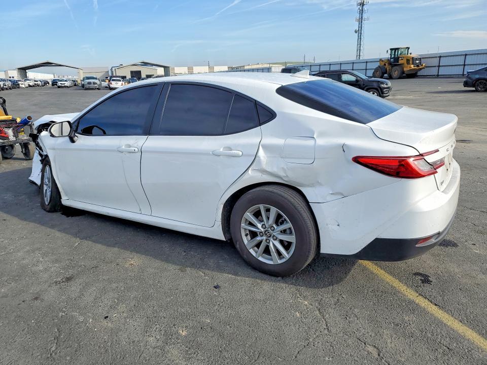2025 Toyota Camry le