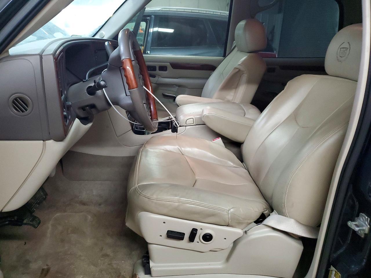 2005 Cadillac Escalade Luxury