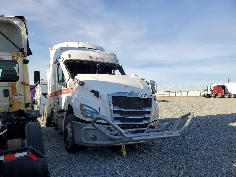 2022 Freightliner Cascadia 126 Semi Truck