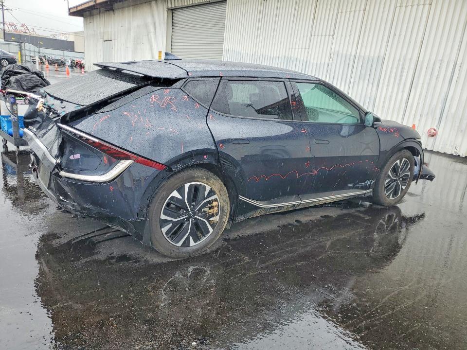 2023 KIA EV6 Light