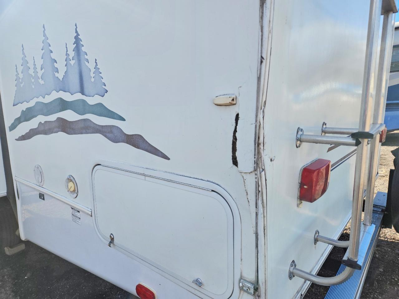 2004 Foresriver 2004 Forest River Wildcat Camper