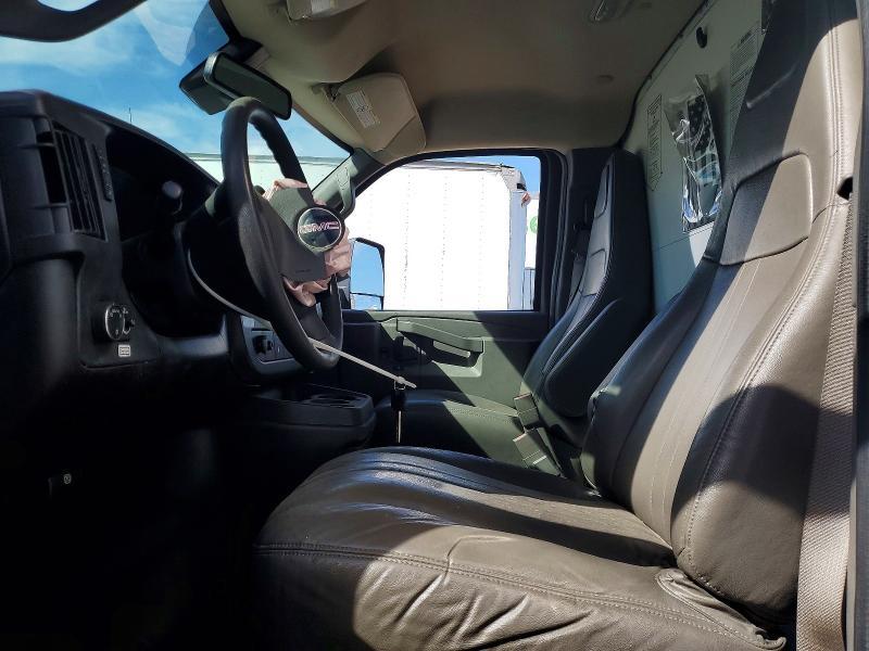 2021 GMC Savana BOX Truck