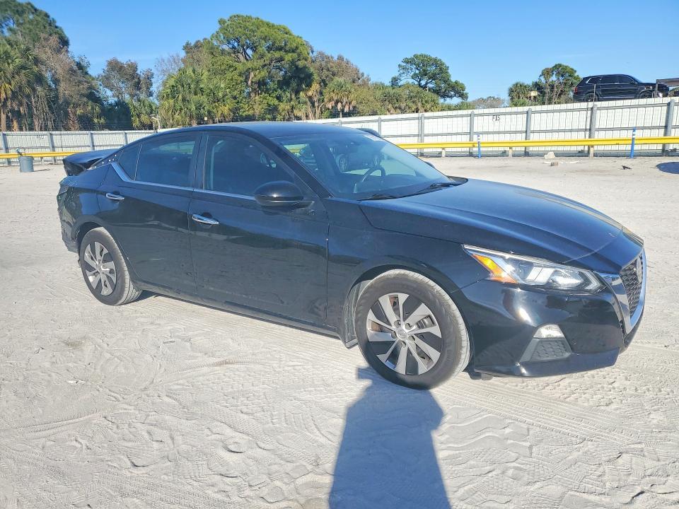 2020 Nissan Altima s