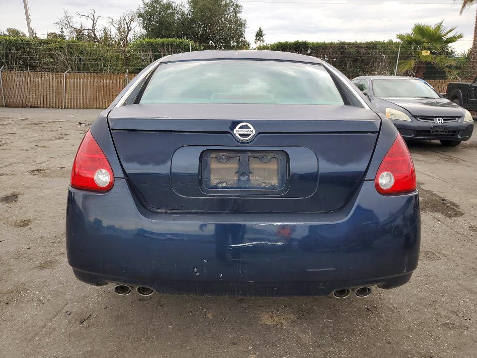 2005 Nissan Maxima se