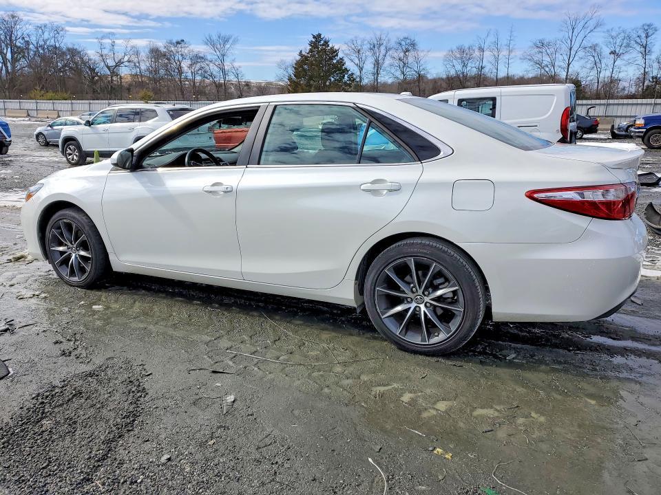 2015 Toyota Camry le
