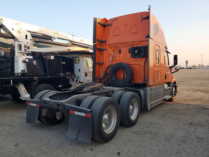 2020 Freigliner 2020 Freightliner Cascadia 126 Semi Truck