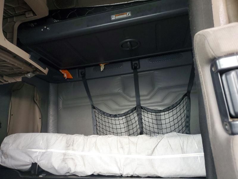 2018 Freightliner Cascadia 125 Semi Truck