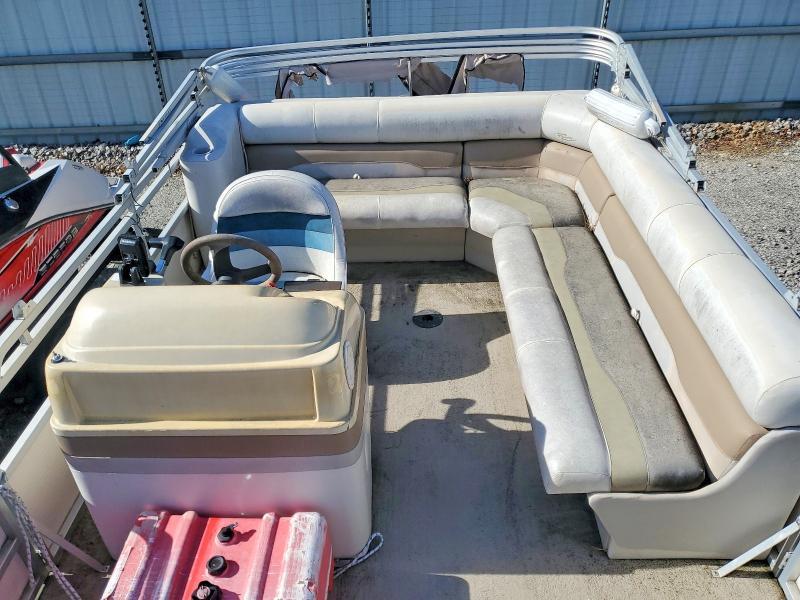 2002 Sylvan Marine 818 Mirage Cruise