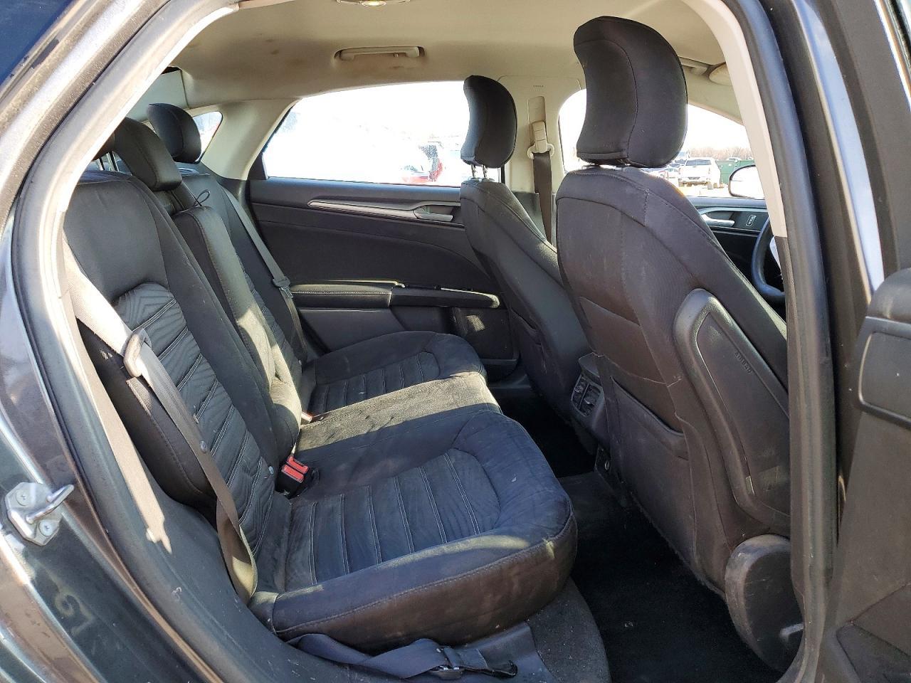 2016 Ford Fusion se