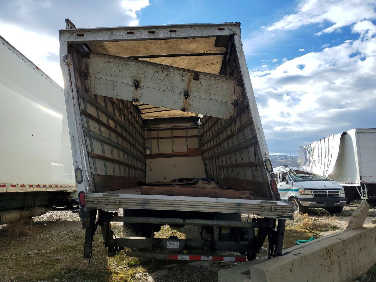 2019 Freightliner M2 106 MED-Semi Truck