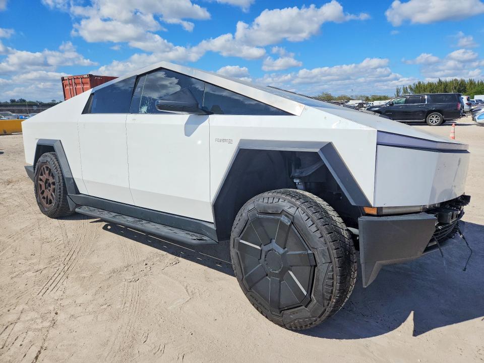 2024 Tesla Cybertruck