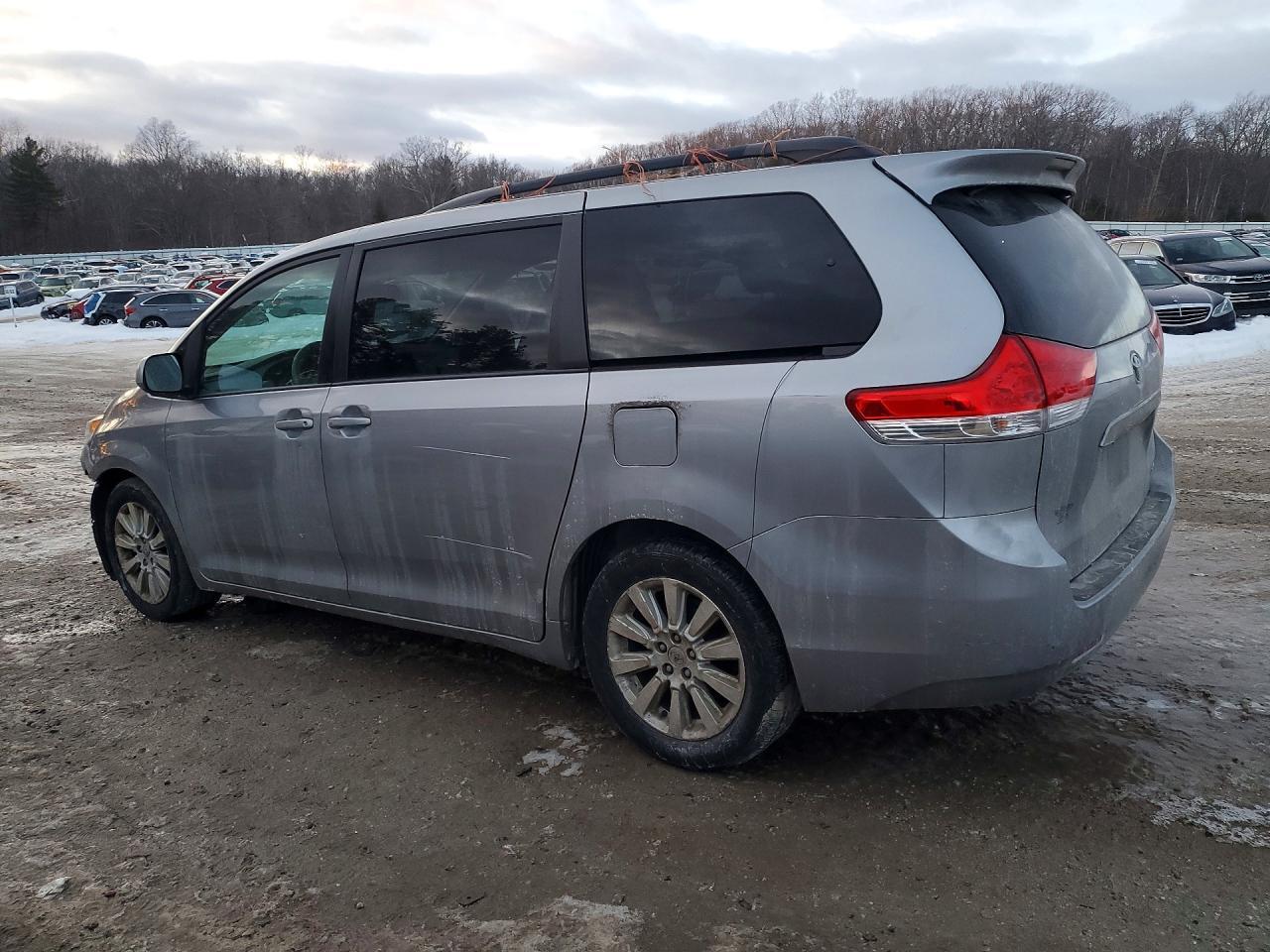 2013 Toyota Sienna le
