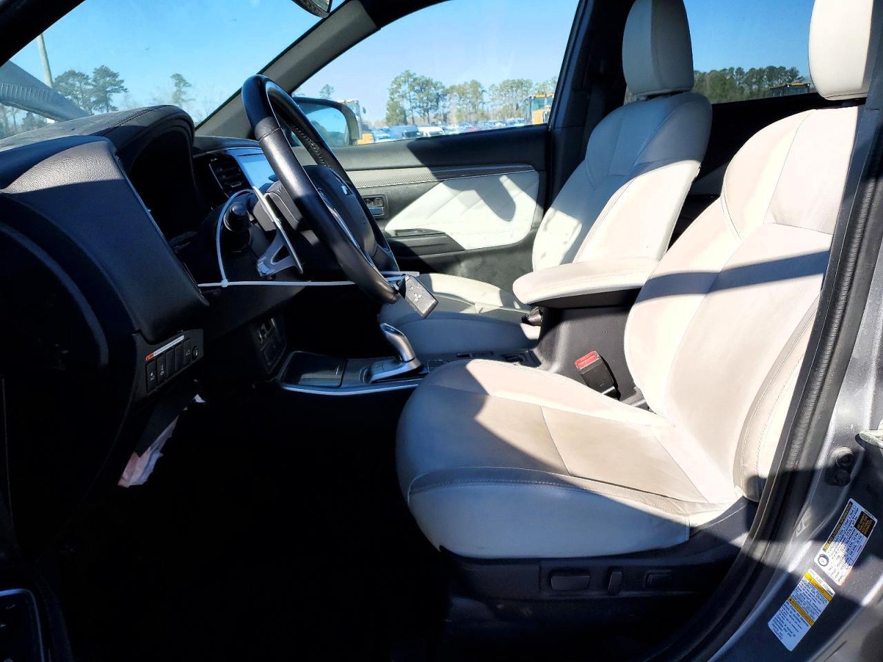 2022 Mitsubishi Outlander sel