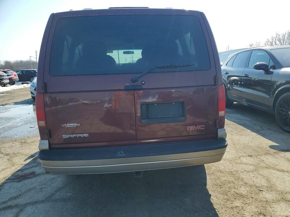 2003 GMC Safari XT