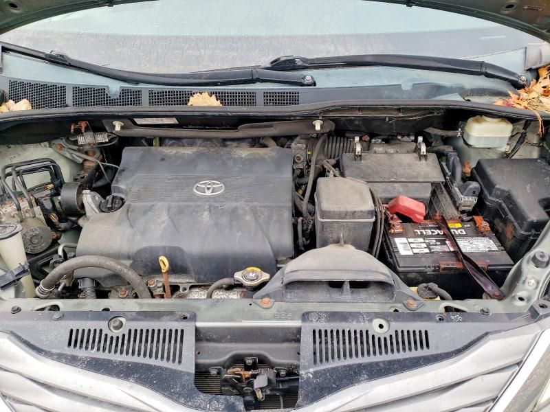 2013 Toyota Sienna xle