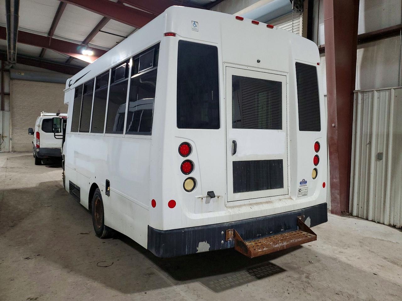 2016 Ford Econoline E350 Super Duty Cutaway Van