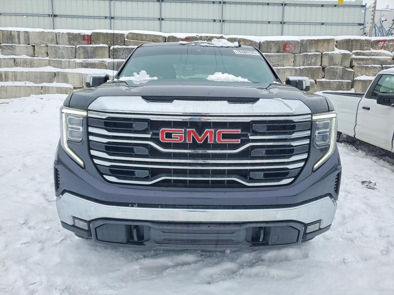 2022 GMC Sierra K1500 slt