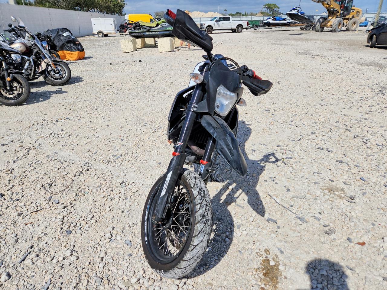 2020 KTM 690 SMC R