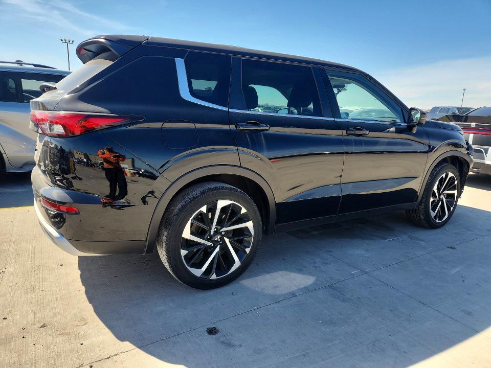 2022 Mitsubishi Outlander se