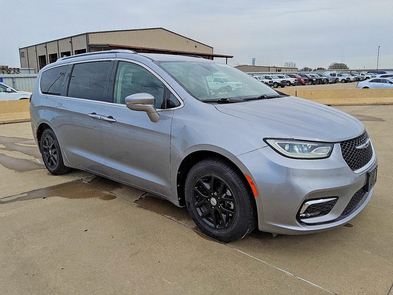 2021 Chrysler Pacifica Touring l
