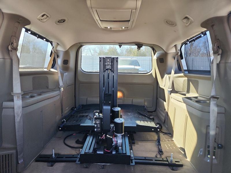 2015 Chrysler Town & Country Touring l