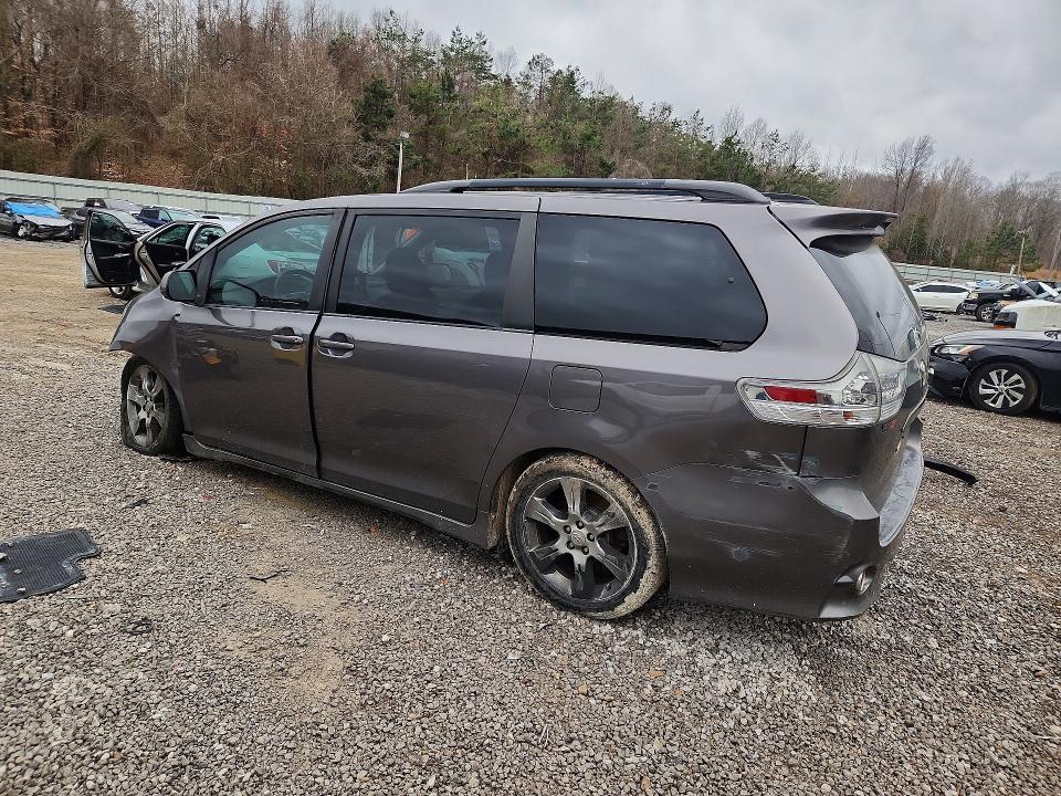 2011 Toyota Sienna Sport