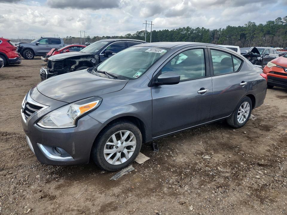 2019 Nissan Versa sv