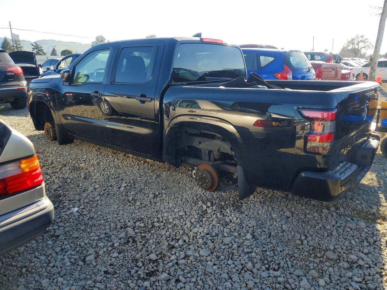 2022 Nissan Frontier s