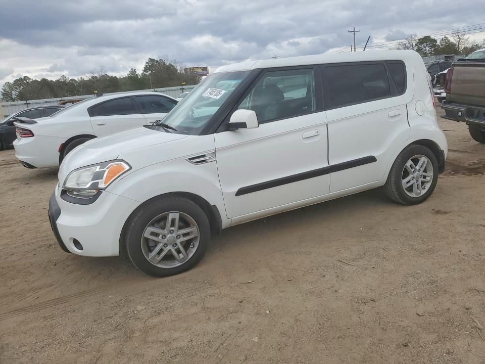 2010 KIA Soul +