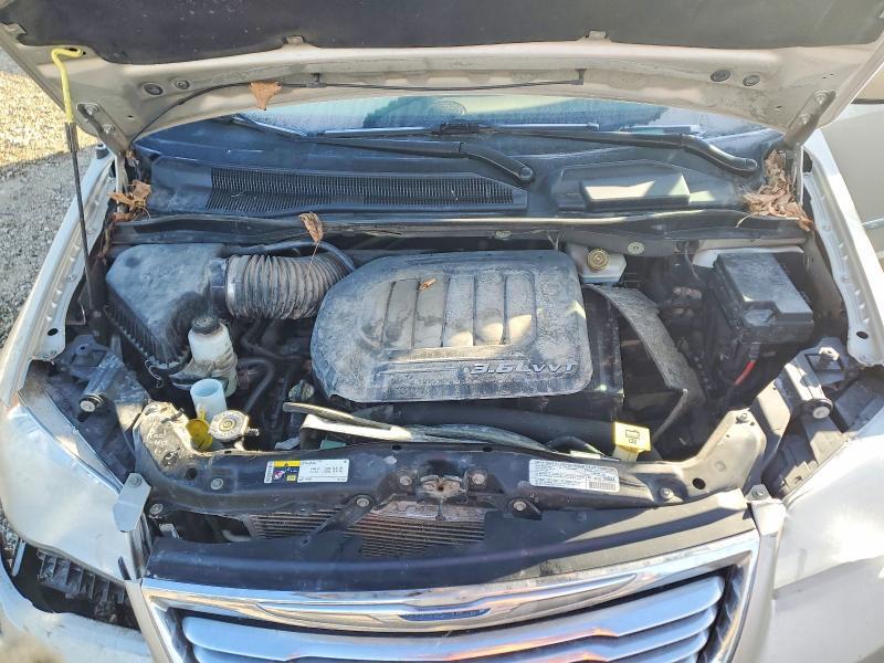 2013 Chrysler Town & Country Touring