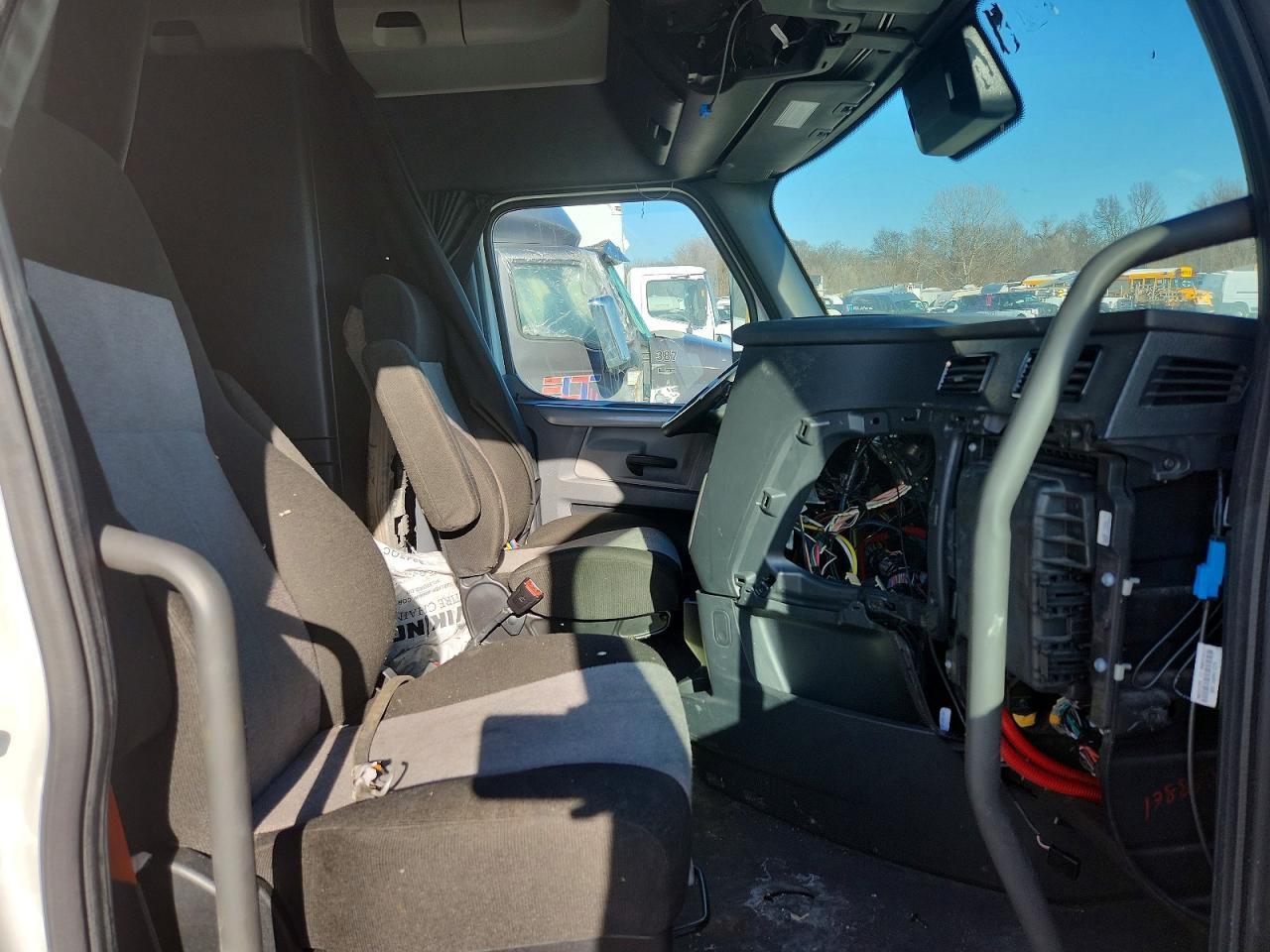 2022 Freigliner 2022 Freightliner Cascadia 126 Semi Truck
