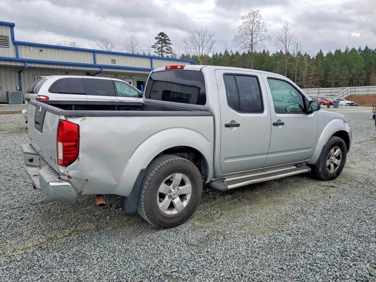 2012 Nissan Frontier s