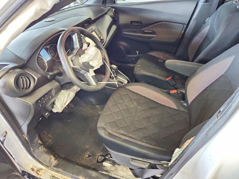 2020 Nissan Kicks s
