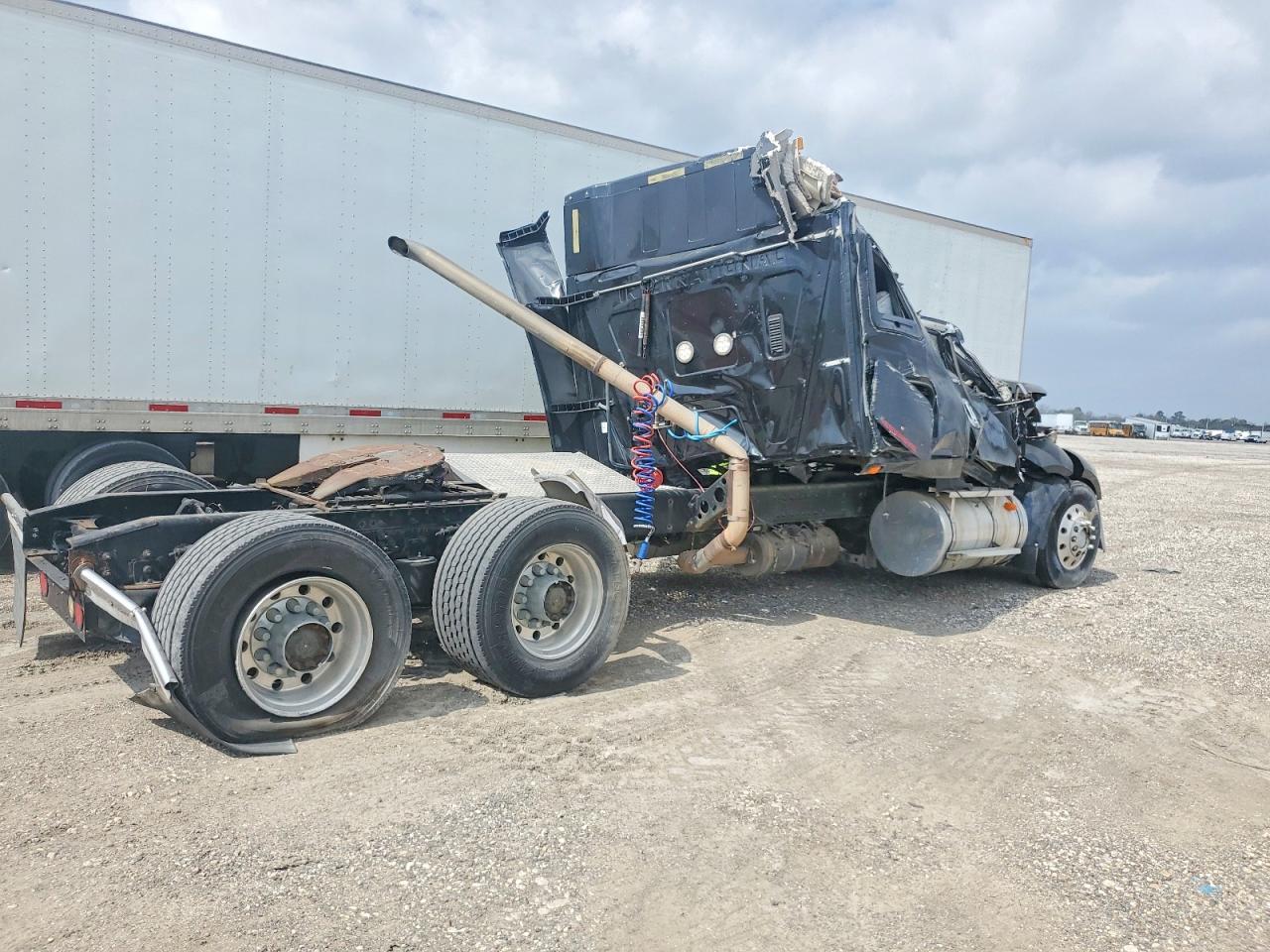 2014 International LF517 Semi Truck