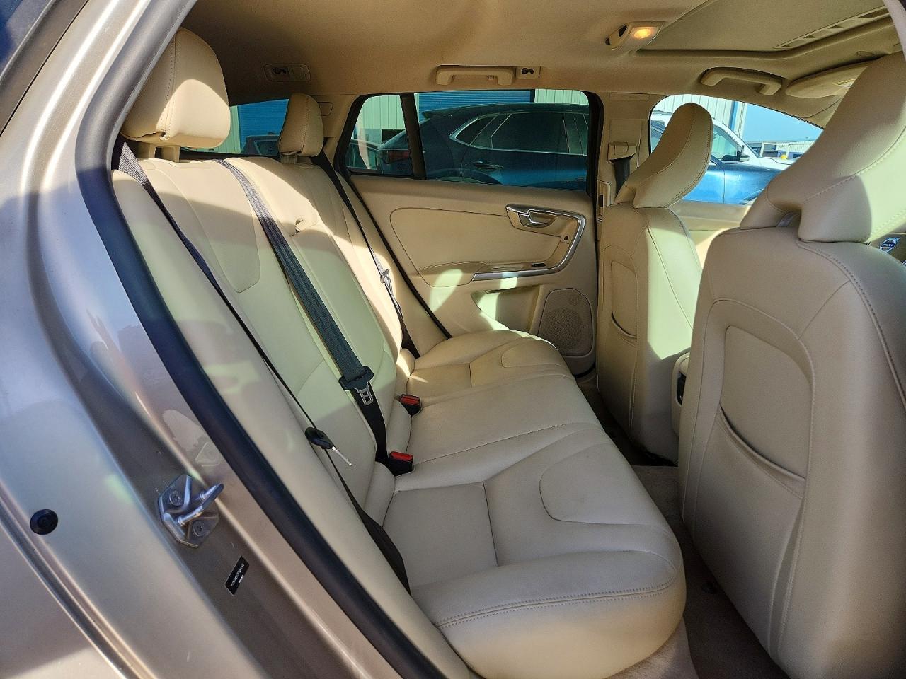 2015 Volvo V60 Premier