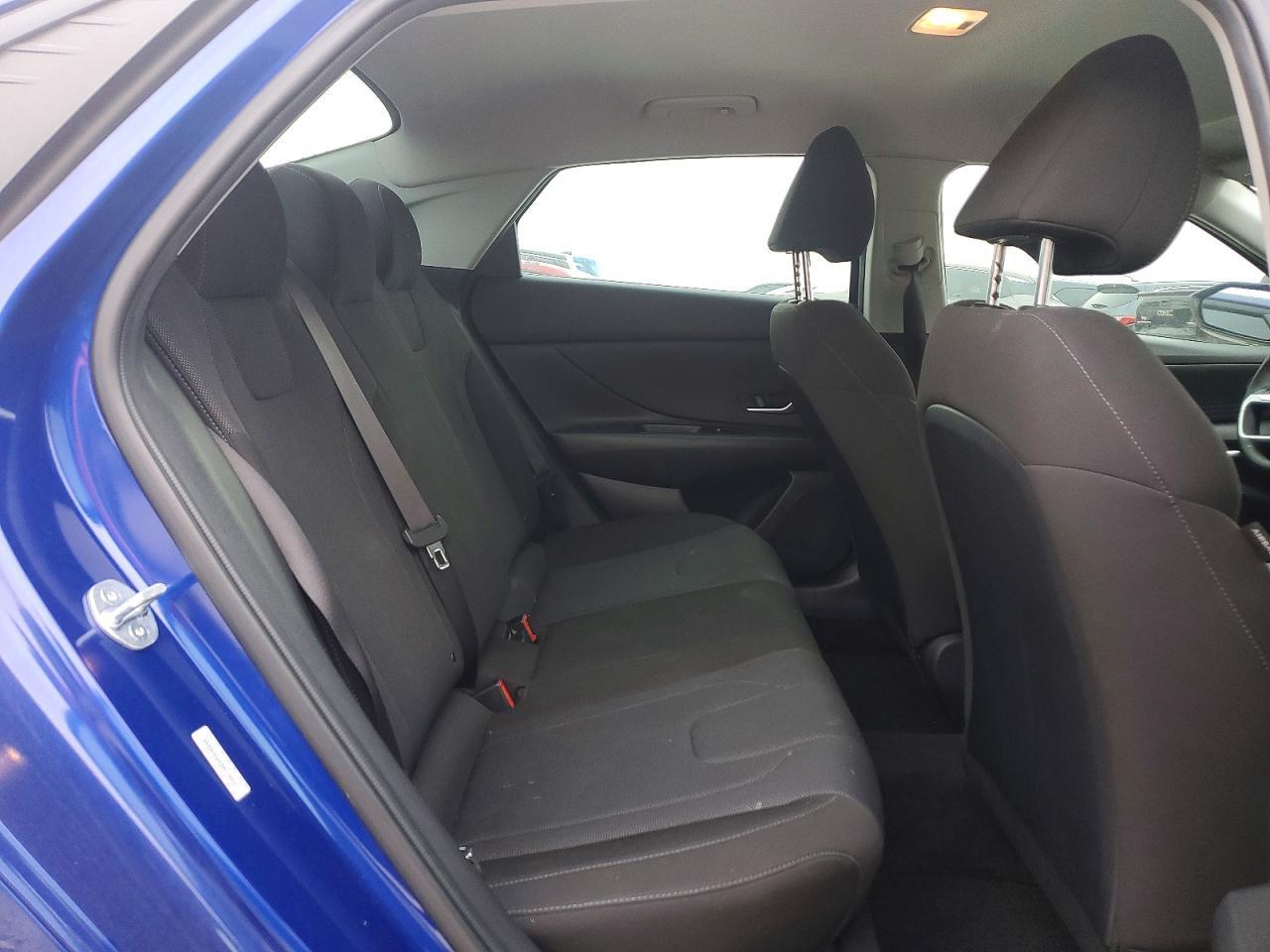 2023 Hyundai Elantra se