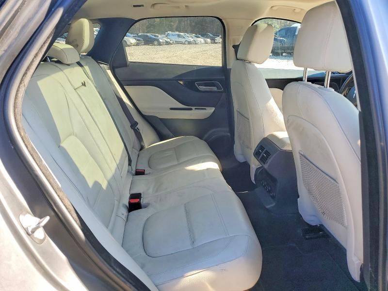 2019 Jaguar F-pace Prestige