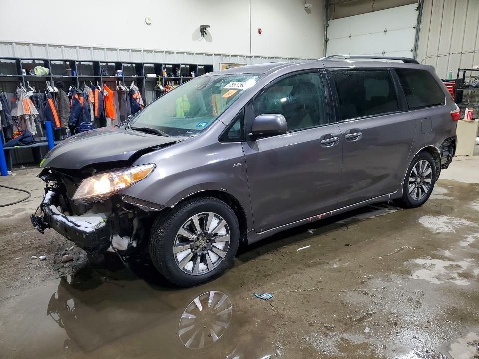 2019 Toyota Sienna xle
